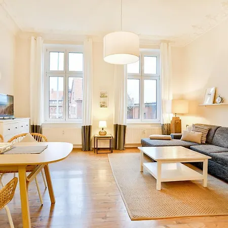 Apartmenthaus Tribseer Damm 6 * Stralsund