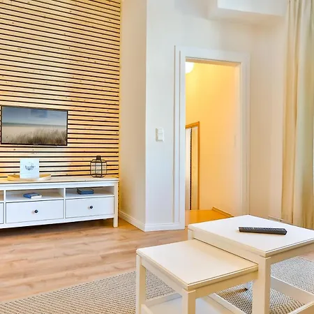 Apartmenthaus Tribseer Damm 6 *