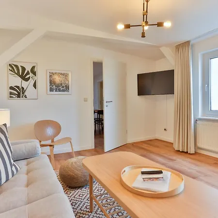 Apartmenthaus Tribseer Damm 6 *