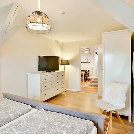 Apartmenthaus Tribseer Damm 6 *