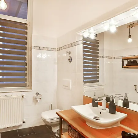 Apartmenthaus Tribseer Damm 6 * Stralsund