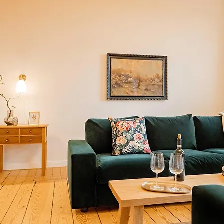 Apartmenthaus Tribseer Damm 6