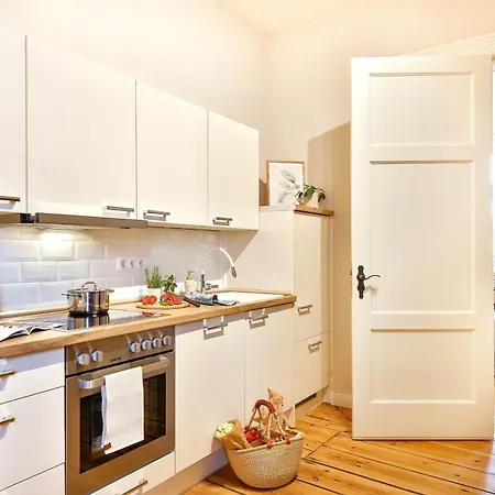 Apartment Apartmenthaus Tribseer Damm 6