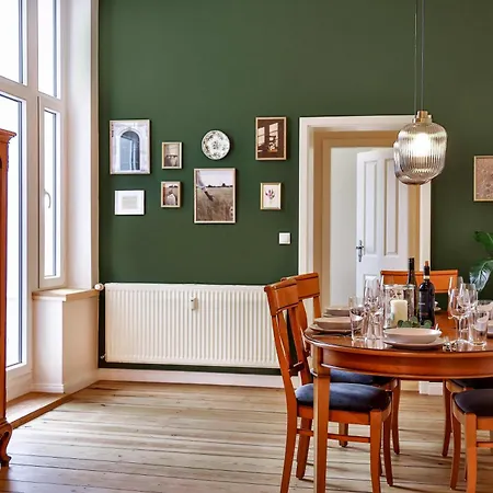 Apartment Apartmenthaus Tribseer Damm 6 *