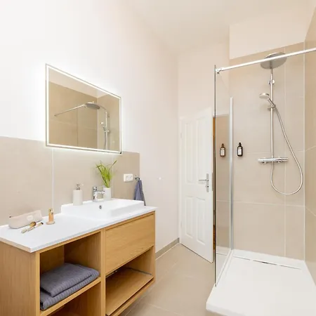 Apartment Am Bahnhof *