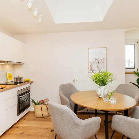 Am Bahnhof * Stralsund