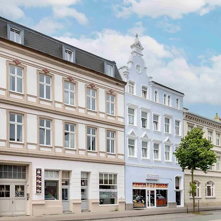 Am Bahnhof Apartment *