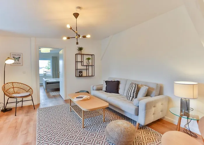 Am Bahnhof Апартаменты Штральзунд